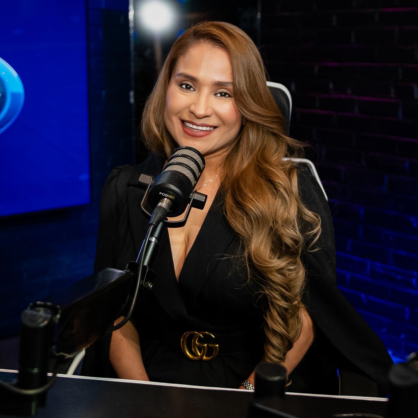 latina-podcast-host-smiling